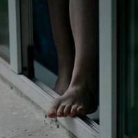 На Тернопільщині жінка вистрибнула з балкону на 4-му поверсі