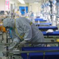 Коронавірус: італійські експерти пропонують дозволити старим людям вмирати