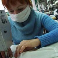 У Бучачі місцеві жителі почали самостійно шити марлеві пов'язки для лікарів