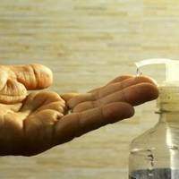 В аптеках немає, то робіть вдома: як тернополянам приготувати антисептик для рук в домашніх умовах (топ-3 рецептів)