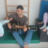 “Підніміть собі настрій і знайдіть в карантині плюси”: пісня від Тараса Стадницького (ВІДЕО)