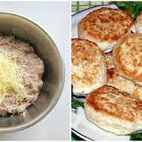 Соковиті котлети з сиром. Смачна та ситна страва за 30 хвилин