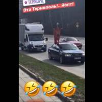 Московські попи у Тернополі борються з коронавірусом ( відео)