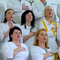 Мережу вразило неймовірне виконання Гімну України медичними працівниками (ВІДЕО)