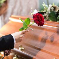 Донька священника, на похороні якого ймовірно поширився вірус, звернулася до людей