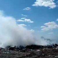 Біля Бучача 7 днів горить найбільше сміттєзвалище району (відео)