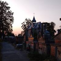 Поминальні дні перенесуть на Зелені свята: тернополян просять не йти на кладовища на Великдень