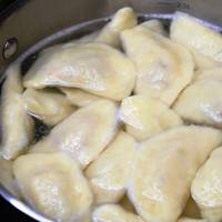 Вареники по новому рецепту: начинка в начинці! Такими точно всім здивуєте і добавки ще попросять