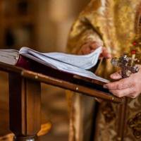 Священник з Тернопільщини контактував з хворими на COVID-19, але досі править службу