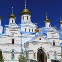 “Ті, хто ходив у Почаївську Лавру на причастя – лежать із пневмонією, попи кидаються на медиків”