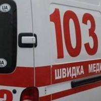 У Тернополі чоловік раптово відчинив двері і вистрибнув зі швидкої