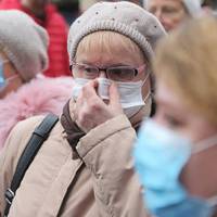 Карантин в Тернополі у розпалі, а на вулицях людей більшає. Відео