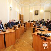 Яким закладам дозволять працювати з наступного тижня?