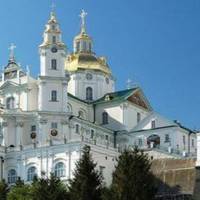 Тернопільщина: у Почаївській лаврі журналістів називають провокаторами, а коронавірус, попри статистику, не визнають (відео)