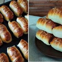 Які ж вони смачні і духмяні: неперевершені сосиски в тісті