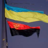 Нахабний акт вандалізму на Тернопільщині: зірвано та спалено червоно-чорний прапор