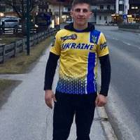 У Тернополі “пов’язали” чемпіона України з тайського боксу, котрий був без маски. ВІДЕО