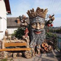 Чоловік з Тернопільщини перетворив своє подвір`я на справжню казку. ФОТО