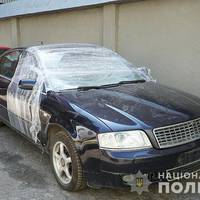 Крадіжка у Тернополі: злочинець не зміг завести чуже авто, то викликав евакуатор (ФОТО)