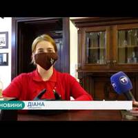 Тернополяни масово ходять без масок, а літні тераси переповнені. Відео