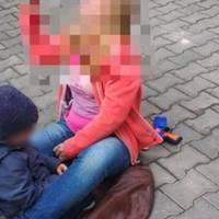 Сиділа на дорозі з дитиною на руках: у Тернополі від неадекватної мами рятували малюка