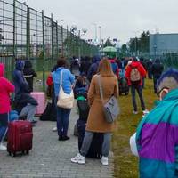 Знову на заробітки. Українці масово штурмують кордон з Польщею (фото)