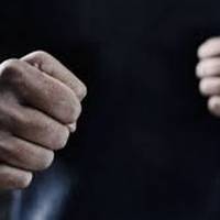 «Бійка через дівчину»: на Тернопільщині 22-річному хлопцеві загрожує вісім років ув’язнення