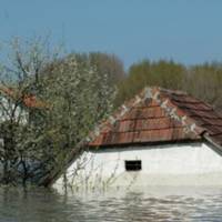 Зберігати спокій, уникати паніки: на Тернопільщині очікується небезпечний підйом рівня води. Що робити людям?