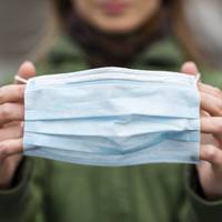 Стало відомо, скільки ще українці змушені будуть носити маски