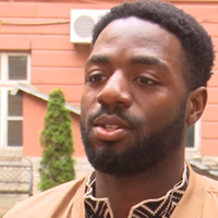 Співає українською та готує борщ: афроамериканець, що вчиться у Івано-Франківську, став зіркою соцмереж