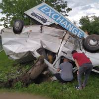 ДТП біля польського кордону: мікроавтобус злетів з траси і перекинувся (ФОТО)