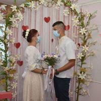 У Монастириськах, де знову фіксують хворих на коронавірус, відбулося весілля в масках (фото)