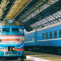 Укрзалізниця відкрила продаж квитків на шість потягів до моря