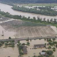 Повінь на Західній Україні: рятувальні роботи тривають, а вода в річках може знову піднятися