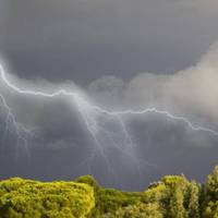 На Тернопільщині очікують грози й погіршення погодних умов