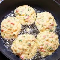 Картопляні оладки з секретом. Готую вже третій день, і не набридають!