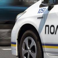 У Тернополі чоловік пригрозив порізати собі шию та зачинився в квартирі