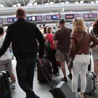 Бізнесмен запропонував Зеленському обкладати податком тих, хто їхатиме за кордон (ВІДЕО)