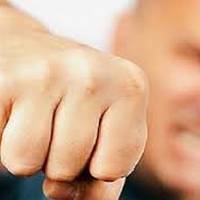 У Тернополі молодий чоловік на автівці підрізав водія і за це отримав удар в обличчя