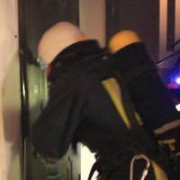 Рятувальники винесли тернополянку із задимленої квартири (відео)