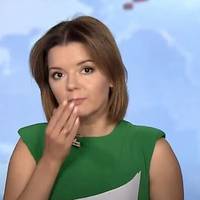 У ведучої “1+1” в прямому ефірі випав зуб, однак вона не розгубилася (відео)