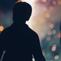 “Люди, бережіть дітей”: у Тернополі біля зупинки чоловік тягнув маленького хлопчика в машину