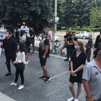 “Хочемо працювати як всі”: у Тернополі 27 закладів громадського харчування вийшли на мітинг (Відео)