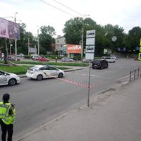 У Тернополі залишена без нагляду чорна автівка наробила галасу (Фото)