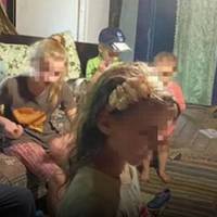 “Семеро дітей страждають, а мати після інсульту чекає на 8-му”: у лісі у злиднях живе нещасна сім’я (ФОТО)