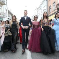 «Випускник-2020»: парад Тернополем, всі урочистості – на стадіоні (фото)