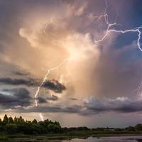 Завтра тернополянам знову варто готуватись до грози, зливи та граду