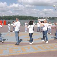 Пісня та танець від директорів: як вітали тернопільських випускників (відео)