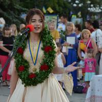 Вальс у центрі міста: в Чорткові відбувся випускний (фото, відео)