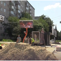 На вулиці Київській облаштовують зупинку громадського транспорту